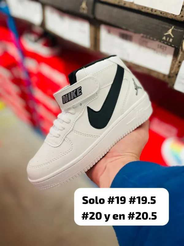 Tenis AF1 botin latigo blancos con negro