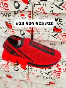 Tenis Dolce y Gabbana rojo con negro y piedras