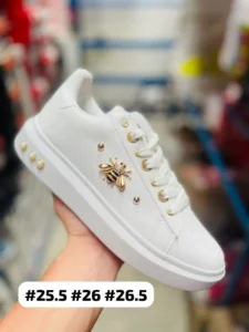 Tenis Gucci blancos con dorado con abeja
