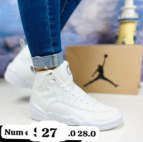 Tenis Jordan retro 2c blancos