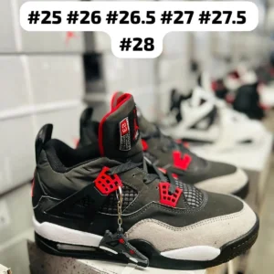 Tenis Jordan retro 4 negros con detalles en rojo calidad espejo