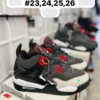 Tenis Jordan retro 4 negros con gris con detalles en rojo
