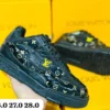 Tenis Louis Vuitton version 1 negros con detalles en dorado calidad espejo