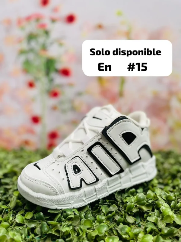 Tenis Nike Air Uptempo bancos con detalles en negro