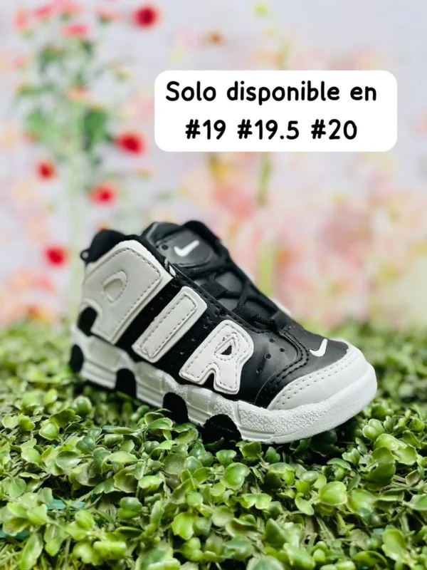 Tenis Nike Air Uptempo negros con blanco