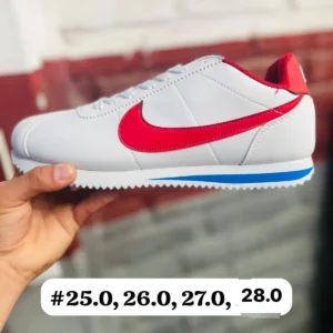 Tenis Nike Cortez blancos con rojo