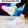 Tenis Nike Curt blancos con rosa