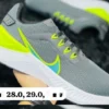 Tenis Nike Running gris con amarillo fluorecente