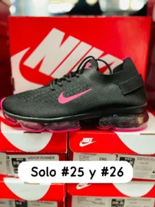 Tenis Nike Vapor Runner negros con rosa