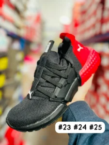 Tenis Puma Hybrid negro con rojo