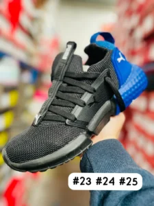 Tenis Puma Hybrid negros con azul