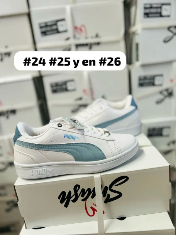 Tenis Puma Smash blancos con azul