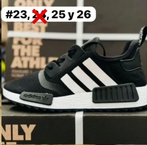 Tenis adidas nomada negro con blanco