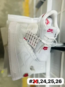 Tenis afi premium corazon blancos con rojo