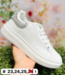 Tenis alexander mcqueen blancos con plata