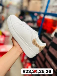 Tenis alexander mcqueen blancos con rosa