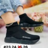 Tenis balenciaga negros con letras blancas en tela