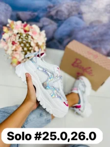Tenis barbie plataforma blancos con gris metalico