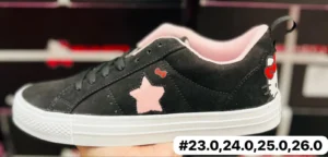Tenis converse one star negro con rosas