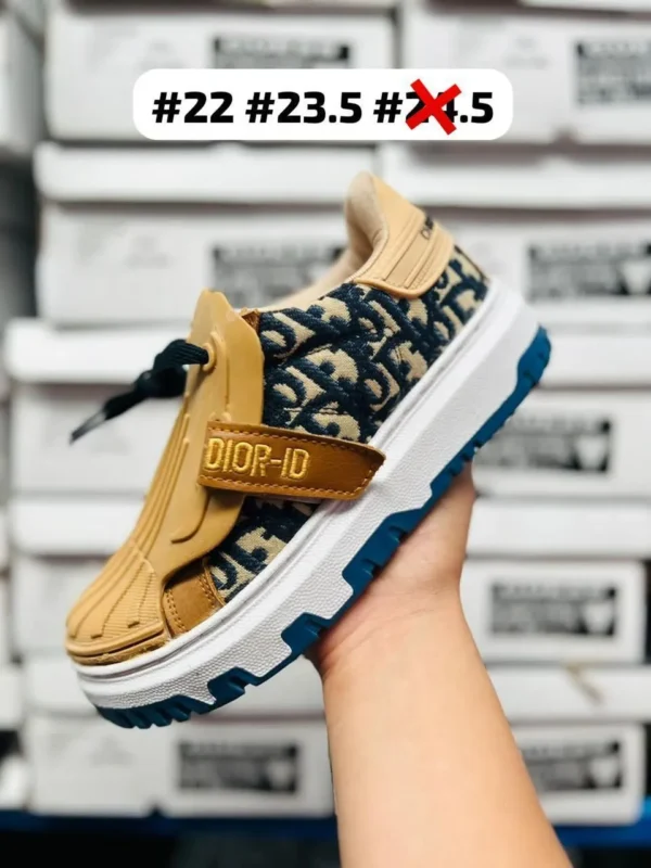 Tenis dior belcro cafe con azul