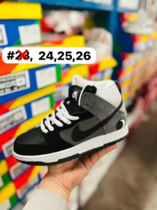 Tenis dunk bota negros con gris y blanco