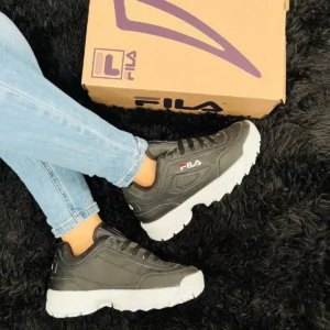 Tenis fila distruptor negros con blanco