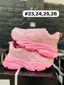 Tenis gucci con piedras rosas