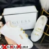 Tenis guess eslabon blancos con rosa y detalles en dorado