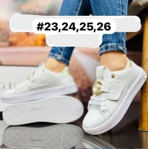 Tenis guess herraje blancos con dorado