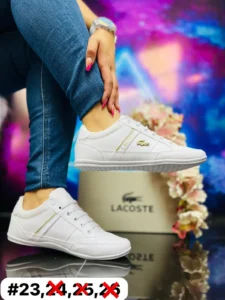 Tenis lacoste blancos con dorado