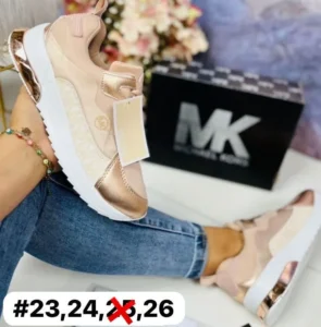 Tenis mk theo rosas metalizados