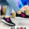 Tenis new balance negros con fushia