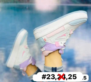 Tenis nike colors blanco con rosa, azul y morado