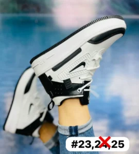 Tenis nike colors blancos con negro